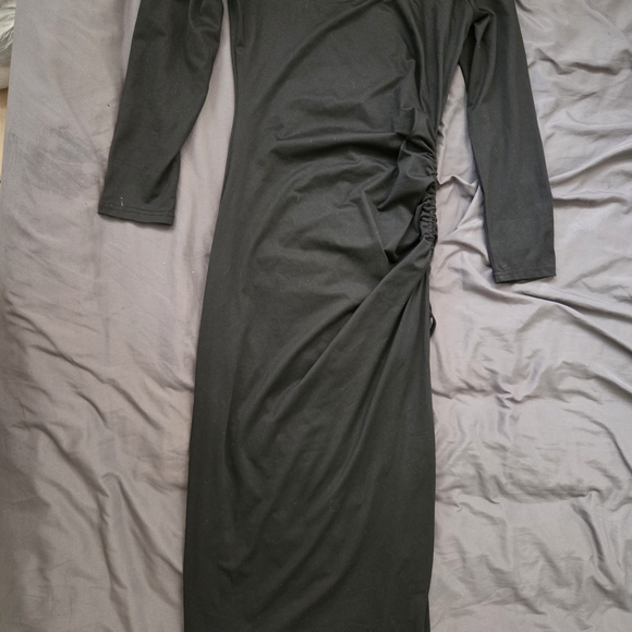 Elegant Black Ruched Slit Dress - Picture 1 of 6